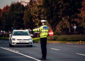 Se pregătesc schimbări majore pentru șoferii începători și pentru cei vârstnici