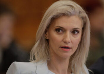 Alina Gorghiu: Alţi şase fugari au fost aduşi în ţară. Se impune monitorizarea persoanelor aflate sub control judiciar