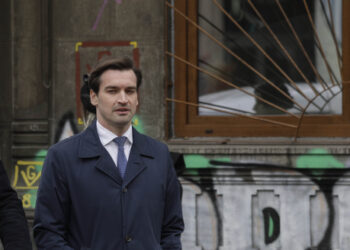 Andrei Baciu a demisionat de la conducerea CNAS. Astăzi a ajuns în faţa procurorilor DNA, în dosarul vaccinurilor