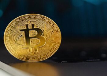 Bitcoin trece de pragul de 40.000 de dolari