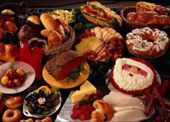 Masa de sărbători poate fi un pericol pentru sănătate. Ce recomandă nutriționiștii