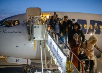 Mai mulți români şi familiile acestora, aduşi în ţară din Fâșia Gaza
