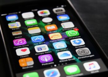 Semnele care îţi arată că telefonul tău este urmărit sau ascultat