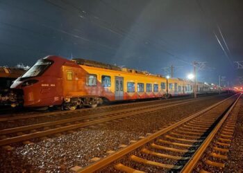 Primul tren nou de la Alstom a intrat în România și este pe drum spre București