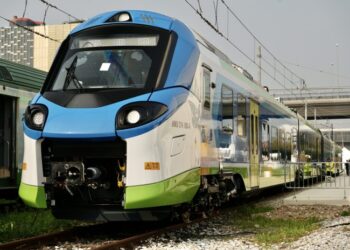 S-a semnat contractul de achiziție pentru 20 de trenuri electrice de lung parcurs de la compania poloneză PESA