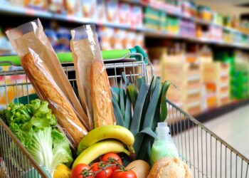 Guvernul aprobă, miercuri, prelungirea cu 60 de zile a plafonării adaosului comercial la anumite alimente. Lista produselor