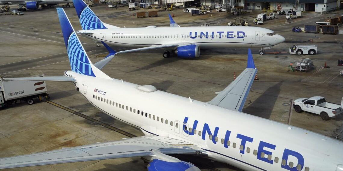 Elemente fixate superficial au fost descoperite la avioane Boeing 737 Max 9, potrivit anchetei Alaska Airlines și United Airlines