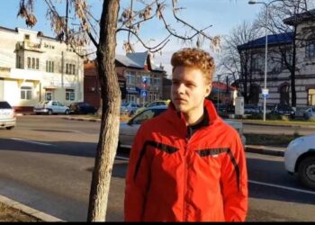 Un elev din Buzău a câştigat procesul cu liceul după ce a primit media 2 la purtare pentru o postare pe Facebook. Trebuie să primească 3.000 de euro