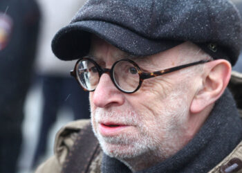 Un celebru poet rus, critic al regimului Putin, a murit după ce a fost lovit de o mașină pe trecerea de pietoni