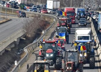 Fermierii şi transportatorii protestează pentru a opta zi consecutiv