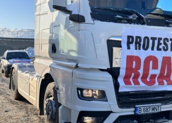 VIDEO | A treia zi de proteste ale transportatorilor. Vor autorizaţie pentru un protest în Piaţa Victoriei