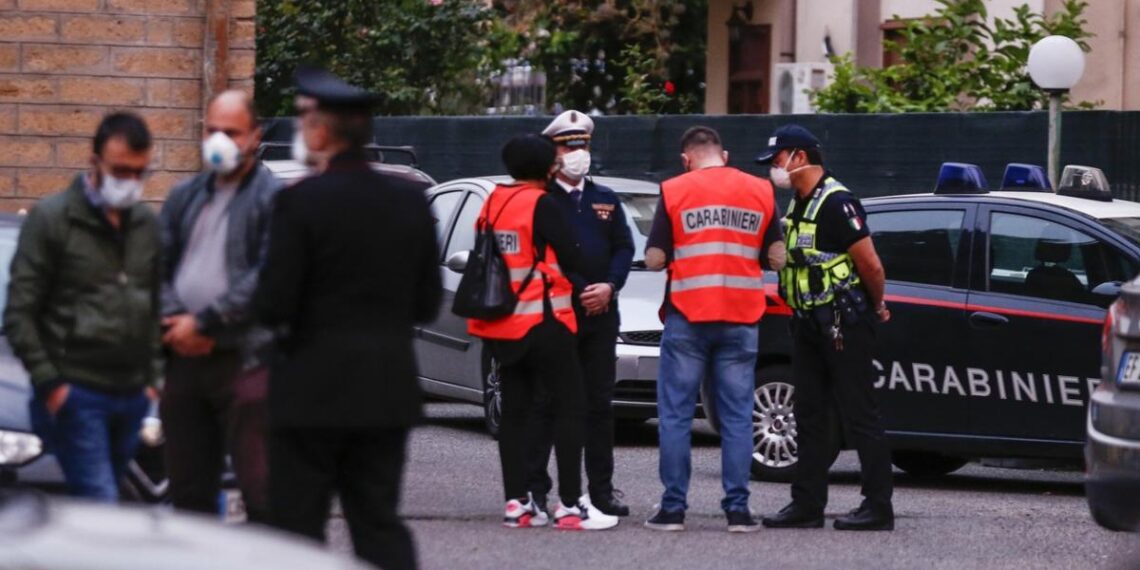 Cine este tânărul reținut în cazul uciderii celor două românce prietene din Italia