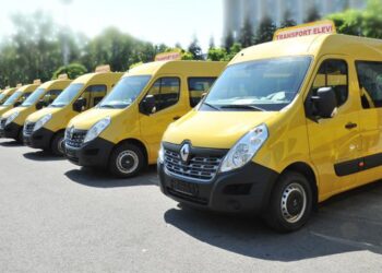 Elevii din 19 judeţe rămân fără transport gratuit din 8 ianuarie şi trebuie să achite contravaloarea abonamentelor din propriul buzunar