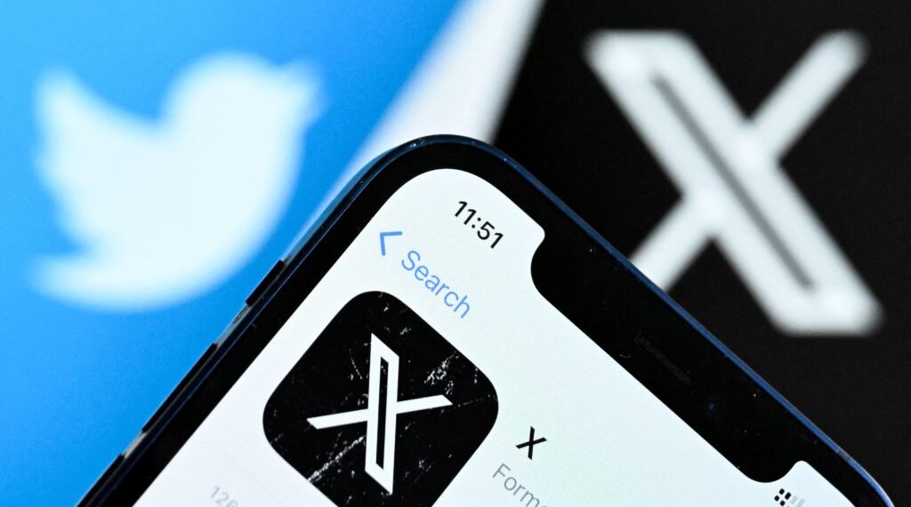 Compania X a concediat peste 1.200 de angajaţi responsabili de moderarea conţinutului abuziv