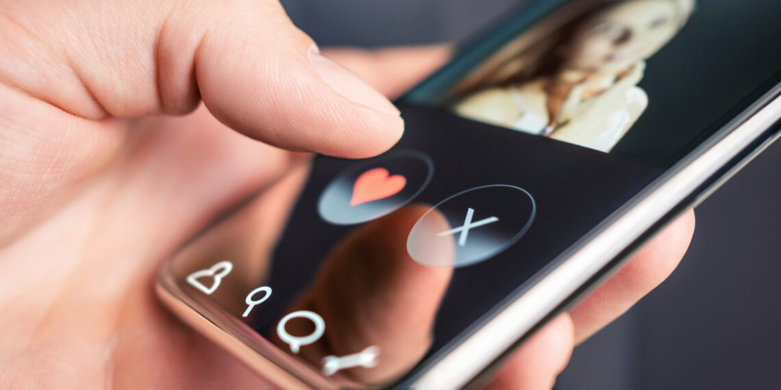 Studiu | Aproape 2 din 3 utilizatori ai aplicațiilor de dating sunt deja într-o relație sau căsătoriți