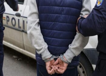 O fetiţă de 7 ani ar fi fost violată de instructorul ei de înot, într-un bazin din Sectorul 2. Tânărul de 20 de ani a fost reţinut
