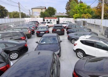 Parcul auto naţional a depăşit 8 milioane de autoturisme în 2023