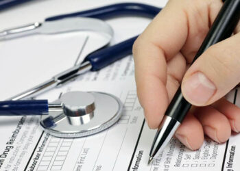 Pacienţii cronici și cei cu boli rare cer eliminarea impozitării cu 10% a concediilor medicale