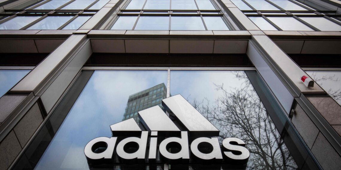 Adidas înregistrează pierderi pentru prima dată în ultimii 30 de ani