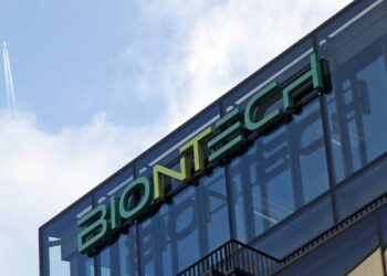 BioNTech vrea să lanseze un prim medicament anticancer în 2026