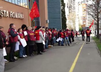 Salariile poștașilor vor crește în două tranșe, în acest an. Noul contract colectiv de muncă de la Poșta Română a fost semnat