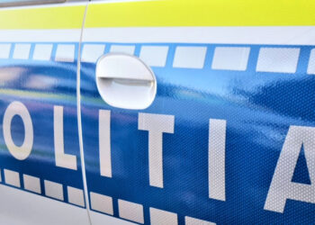 VIDEO | Scandal în București. Doi polițiști locali au fost luați la bătaie de o femeie care parcase neregulamentar
