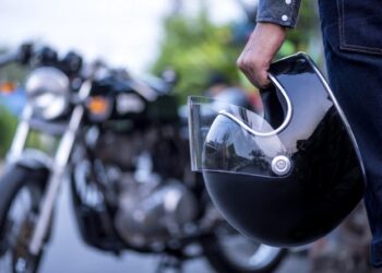 Noi reguli pentru motociclişti. A fost eliminată o obligativitate care le putea pune viaţa în pericol