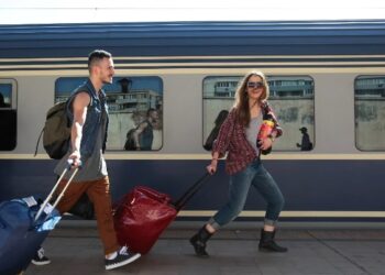 CFR suplimentează numărul trenurilor spre litoral în minivacanța de 1 Mai și Paște