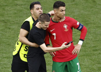 UEFA ia măsuri împotriva vânătorilor de selfie, după incidentele cu Ronaldo