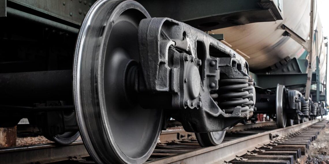 Târgu Jiu | Un tânăr a murit decapitat de tren. Furase un BMW X6, zilele trecute, şi tocmai ce ieşise din arest