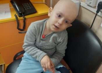 Un băiețel are nevoie urgent de ajutor. Dumitraș a fost diagnosticat cu cancer osos acum un an de zile, iar acum starea copilului s-a agravat