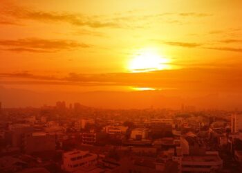 Nopţi tropicale, cu temperaturi de 22 de grade, şi maxime de 39 de grade în Bucureşti, până sâmbătă
