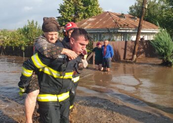 VIDEO | Dezastru în Moldova. 19 localităţi din 8 judeţe, afectate de ploile abundente. Cel puțin doi oameni au murit