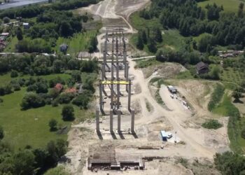 Progres important al lucrărilor pe Secţiunea 4 a Autostrăzii Sibiu-Piteşti