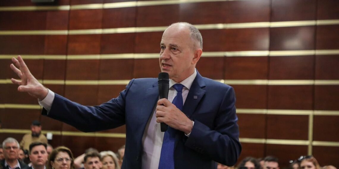 Exclusiv. Mircea Geoană, atac la PNL: Vorbesc de antreprenori şi toţi sunt angajaţi la stat