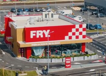 FRYDAY deschide un restaurant ultra-modern drive-thru în Ploiești