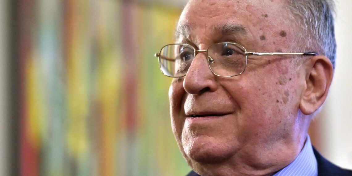 Starea de sănătate a lui Ion Iliescu s-a agravat