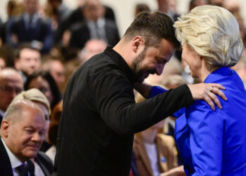 UE îngheață ajutorul financiar pentru Ucraina după modificările lui Zelenski asupra instituțiilor anticorupție