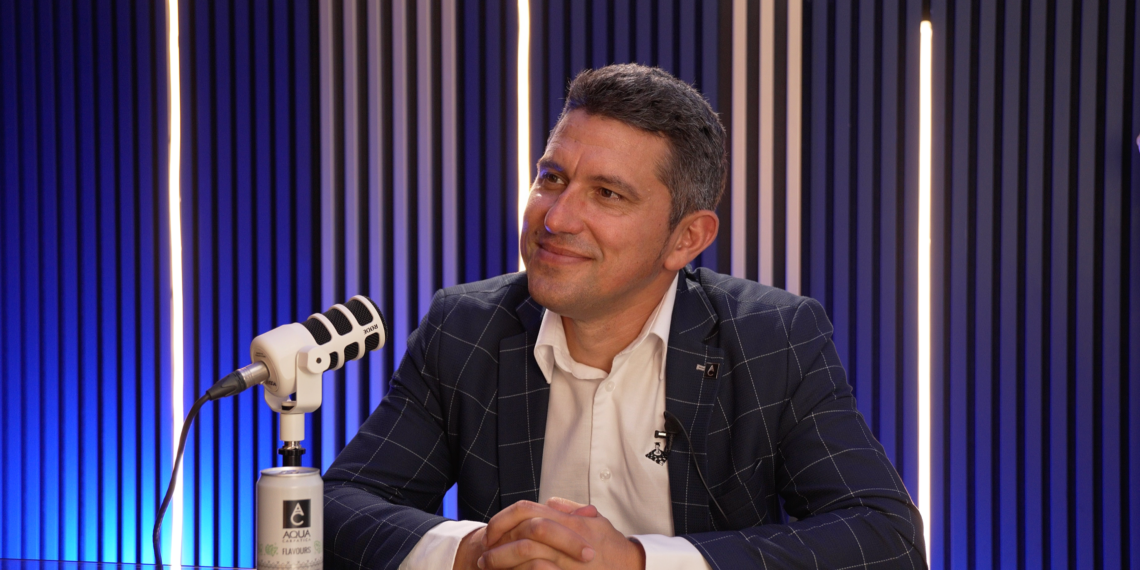 INTERVIU| Șah în loc de smartphone: Vlad Ungureanu aduce sportul minții în școlile din România