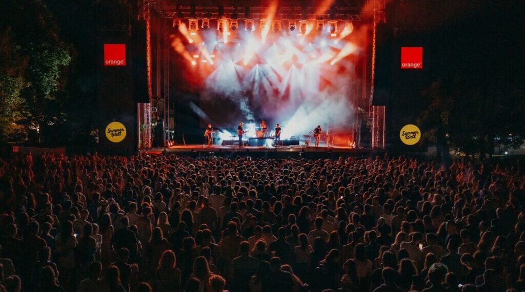 SUMMER WELL 2025 | Trei zile de artă vie, realitate suspendată și sunet colectiv