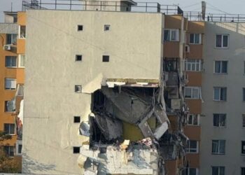 VIDEO| Explozie puternică într-un bloc din București, 3 persoane au decedat, 17 răniți.