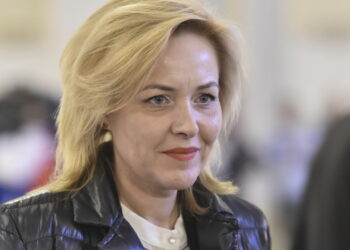Fostul ministru Carmen Dan, audiată în calitate de martor într-un dosar de înșelăciune. Printre suspecți s-ar afla și sora sa