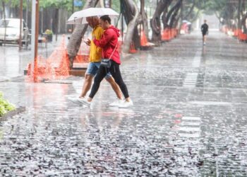 Codul roșu de ploi închide școlile din București, Ilfov, Constanța, Ialomița, Călărași și Giurgiu