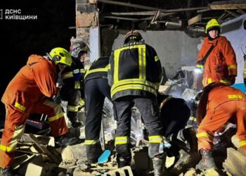 Sună alarmele aeriene în Ucraina. Kiev, fără apă și energie electrică. Putin atacă furibund