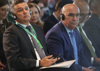 PSD pune presiune pe premierul Ilie Bolojan și amenință cu ieșirea de la guvernare dacă Diana Buzoianu nu este demisă