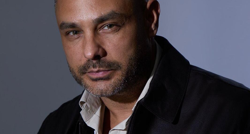 Gest care schimbă un destin: Valentin Burada și medicii Swiss Clinics îi oferă gratuit o nouă șansă unui adolescent de 14 ani