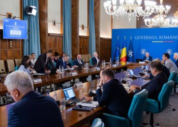 Măsuri noi anunțate de Guvern: reguli schimbate pentru primării, angajați la stat, șoferi și firme