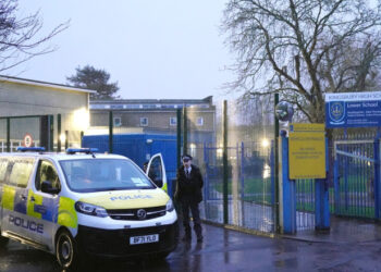 Atac cu cuțitul într-o școală din Londra, Marea Britanie: doi copii înjunghiați, atacatorul de 13 ani arestat