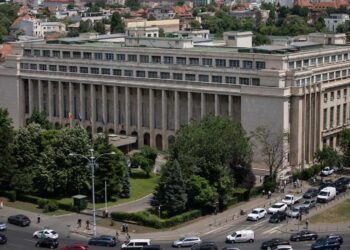 30 de guverne în 35 de ani: cât a costat instabilitatea politică România