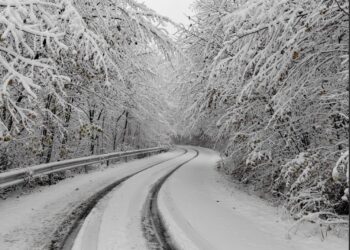 S-a întors iarna! 1 mai vine cu frig, ploi și ninsori. Date noi de la meteorologi